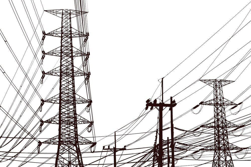 Słupy energetyczne na działce: Jak uniknąć problemów przy budowie domu